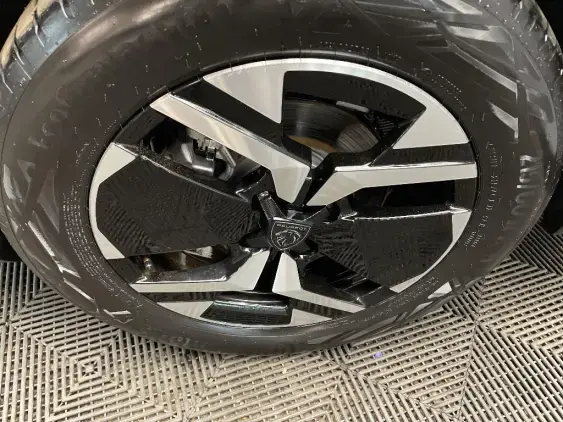 PEUGEOT 2008 II - voiture d'occasion - Photo 23