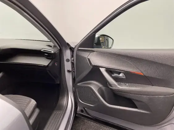 PEUGEOT 2008 II - voiture d'occasion - Photo 20