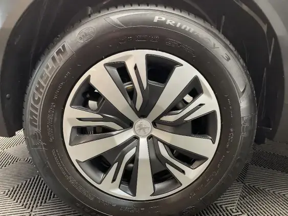 PEUGEOT 2008 II - voiture d'occasion - Photo 25