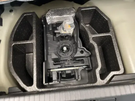 PEUGEOT 208 BUSINESS R II - voiture d'occasion - Photo 17