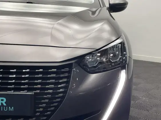 PEUGEOT 208 BUSINESS R II - voiture d'occasion - Photo 21