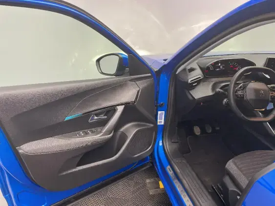 PEUGEOT 2008 II - voiture d'occasion - Photo 17