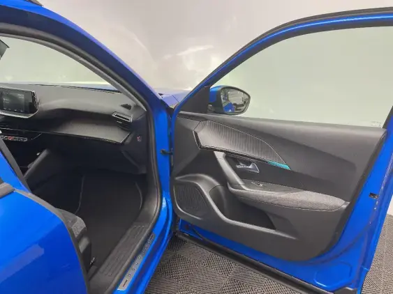 PEUGEOT 2008 II - voiture d'occasion - Photo 18