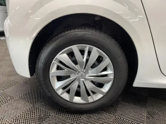 PEUGEOT 208 II - voiture d'occasion - Photo 23