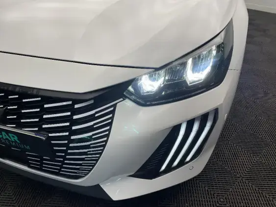 PEUGEOT 208 II - voiture d'occasion - Photo 22