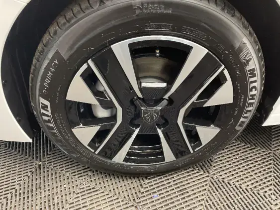 PEUGEOT 208 II - voiture d'occasion - Photo 23