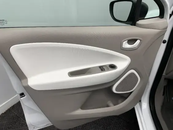 RENAULT ZOE - voiture d'occasion - Photo 17
