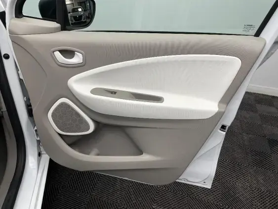 RENAULT ZOE - voiture d'occasion - Photo 18