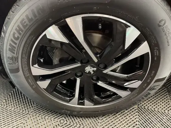 PEUGEOT 2008 II - voiture d'occasion - Photo 23