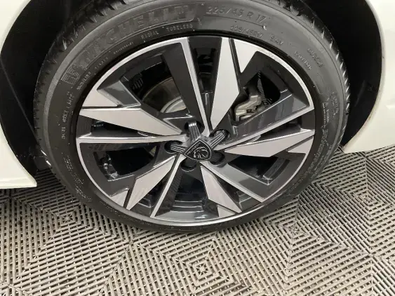 PEUGEOT 308 III - voiture d'occasion - Photo 24