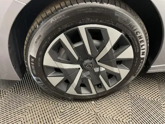 PEUGEOT 208 II - voiture d'occasion - Photo 23