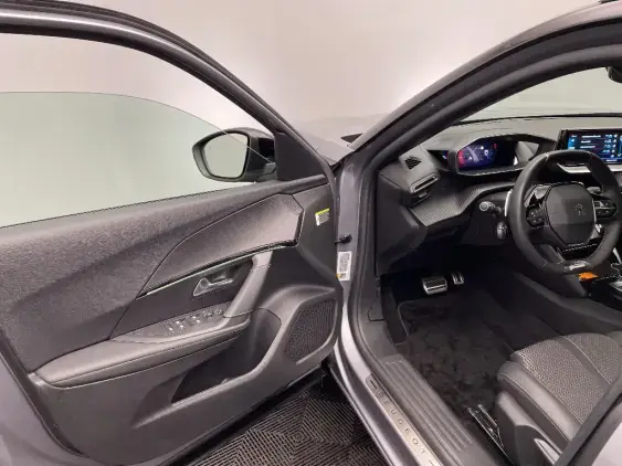 PEUGEOT 2008 II - voiture d'occasion - Photo 19