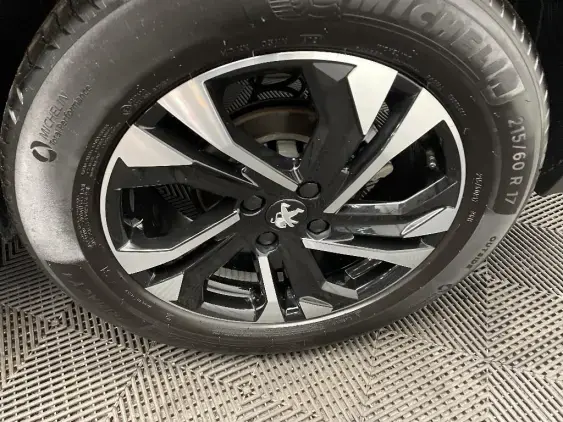 PEUGEOT 2008 II - voiture d'occasion - Photo 24