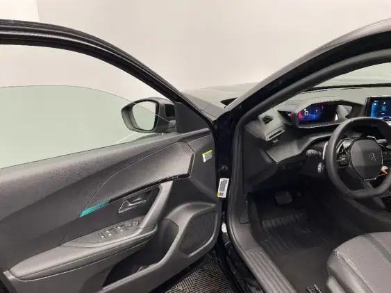 PEUGEOT 2008 II - voiture d'occasion - Photo 19