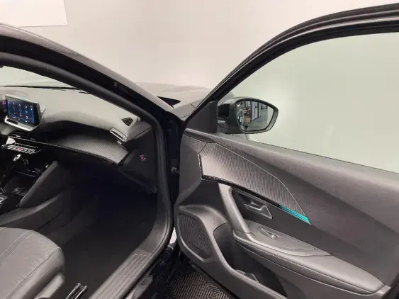 PEUGEOT 2008 II - voiture d'occasion - Photo 20