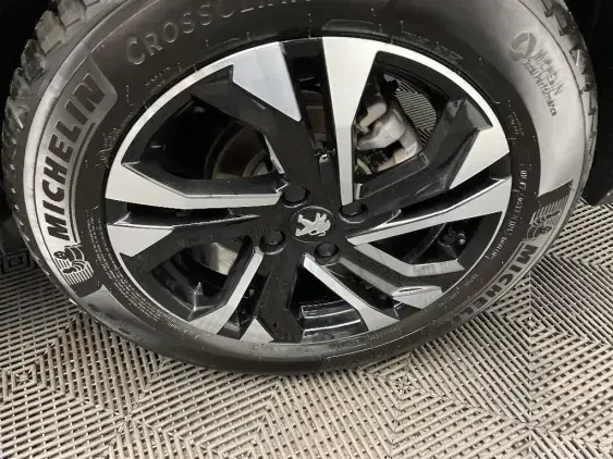 PEUGEOT 2008 II - voiture d'occasion - Photo 24