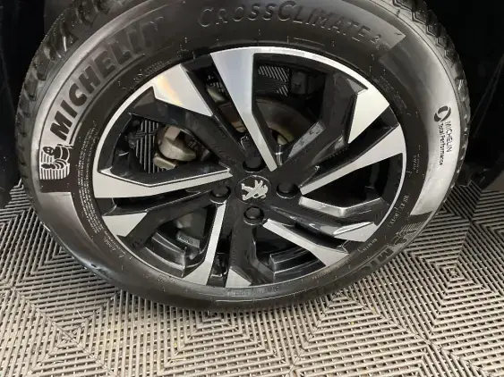 PEUGEOT 2008 II - voiture d'occasion - Photo 25