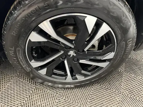 PEUGEOT 2008 ELECTRIQUE II - voiture d'occasion - Photo 24