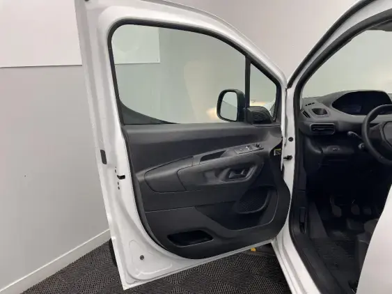 PEUGEOT PARTNER III - voiture d'occasion - Photo 16