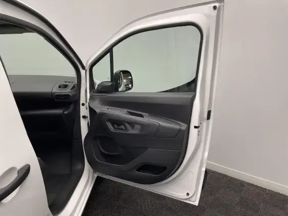 PEUGEOT PARTNER III - voiture d'occasion - Photo 17