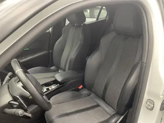 PEUGEOT 2008 II - voiture d'occasion - Photo 18