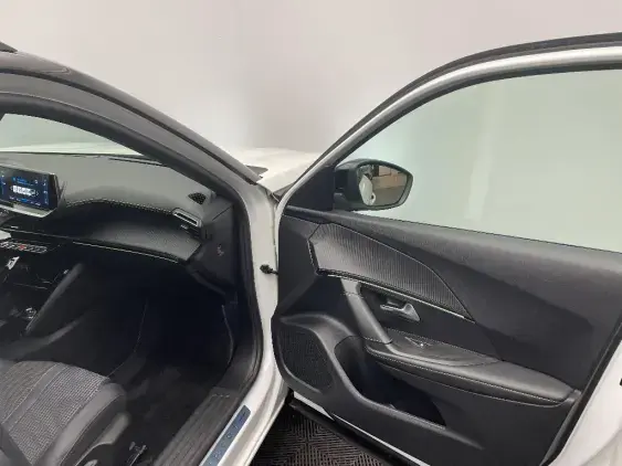 PEUGEOT 2008 II - voiture d'occasion - Photo 20