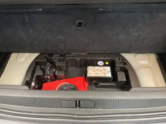 PEUGEOT 2008 ELECTRIQUE II - voiture d'occasion - Photo 17