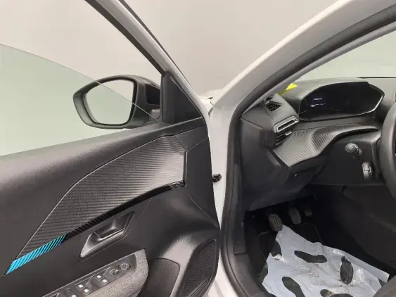 PEUGEOT 208 BUSINESS R II - voiture d'occasion - Photo 19