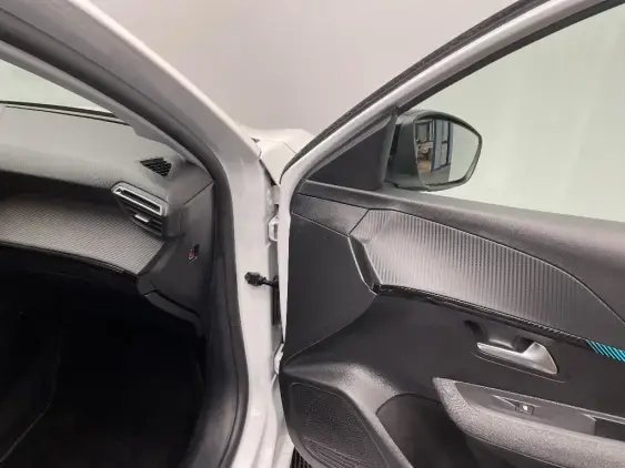 PEUGEOT 208 BUSINESS R II - voiture d'occasion - Photo 20