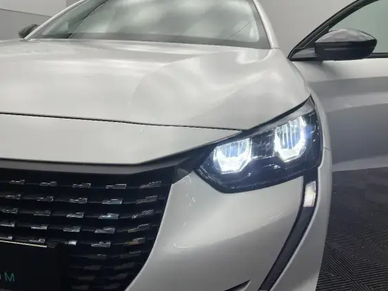 PEUGEOT 208 BUSINESS R II - voiture d'occasion - Photo 22