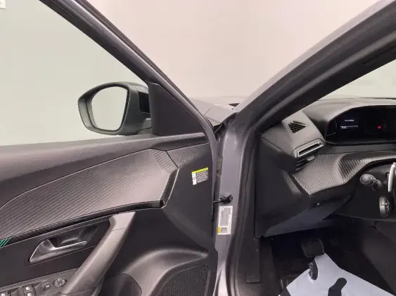 PEUGEOT 2008 II - voiture d'occasion - Photo 19