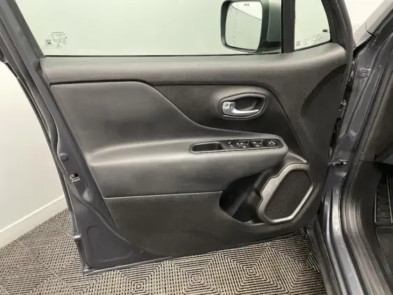 JEEP RENEGADE - voiture d'occasion - Photo 19