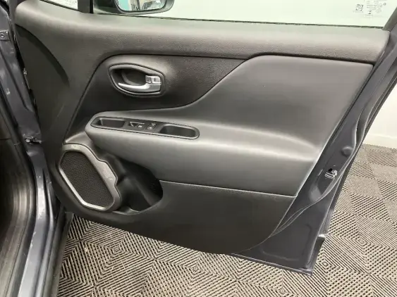 JEEP RENEGADE - voiture d'occasion - Photo 20