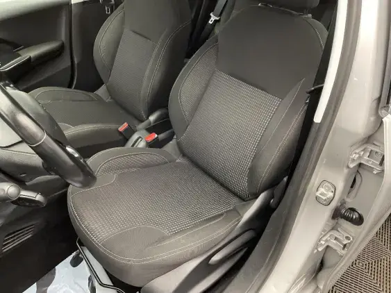 PEUGEOT 208 - voiture d'occasion - Photo 18