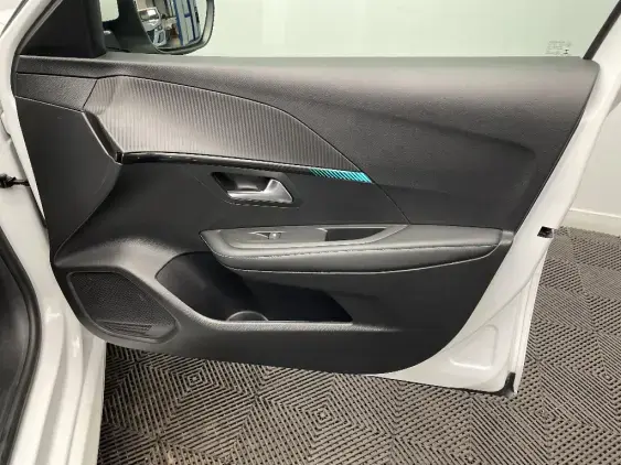 PEUGEOT 208 BUSINESS R II - voiture d'occasion - Photo 20