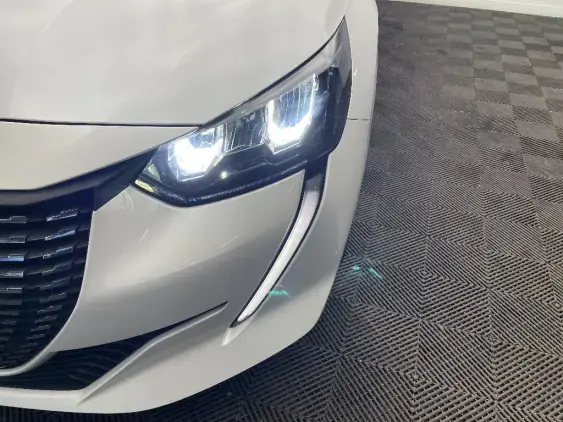 PEUGEOT 208 BUSINESS R II - voiture d'occasion - Photo 22