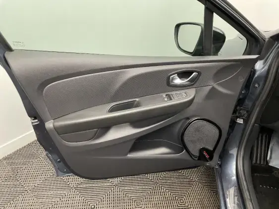 RENAULT CLIO IV - voiture d'occasion - Photo 19