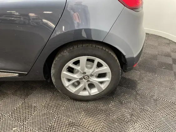 RENAULT CLIO IV - voiture d'occasion - Photo 24