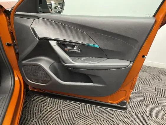 PEUGEOT 2008 II - voiture d'occasion - Photo 19