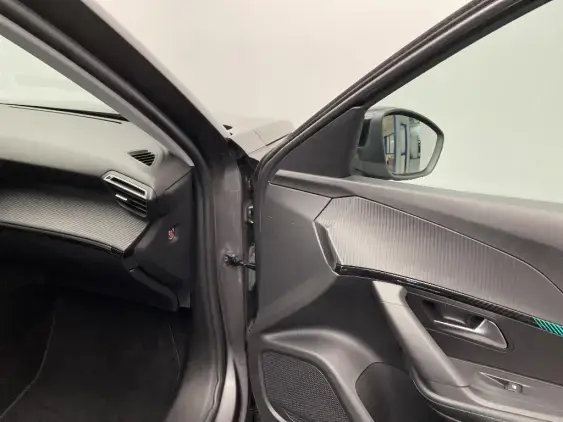 PEUGEOT 2008 II - voiture d'occasion - Photo 20