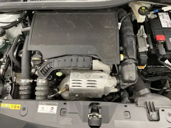 PEUGEOT 2008 II - voiture d'occasion - Photo 21