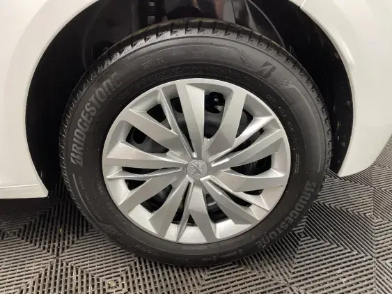 PEUGEOT 208 BUSINESS R II - voiture d'occasion - Photo 22