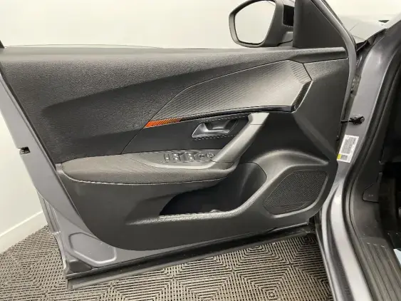 PEUGEOT 2008 II - voiture d'occasion - Photo 19