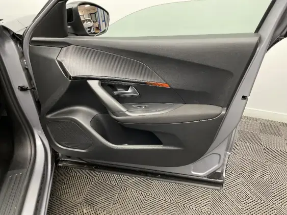 PEUGEOT 2008 II - voiture d'occasion - Photo 20