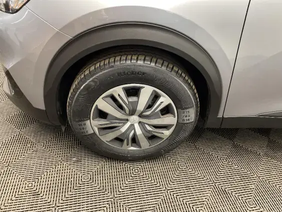 PEUGEOT 2008 II - voiture d'occasion - Photo 23