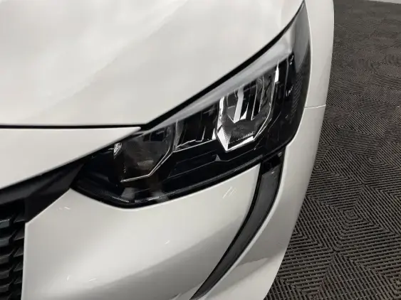 PEUGEOT 208 BUSINESS R II - voiture d'occasion - Photo 22