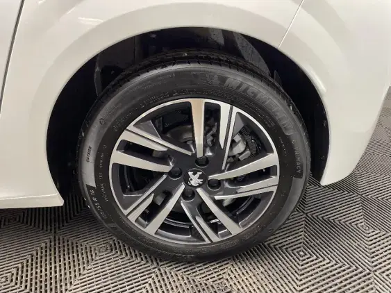 PEUGEOT 208 BUSINESS R II - voiture d'occasion - Photo 24