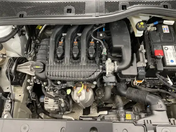 PEUGEOT 208 BUSINESS R II - voiture d'occasion - Photo 21