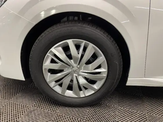 PEUGEOT 208 BUSINESS R II - voiture d'occasion - Photo 23