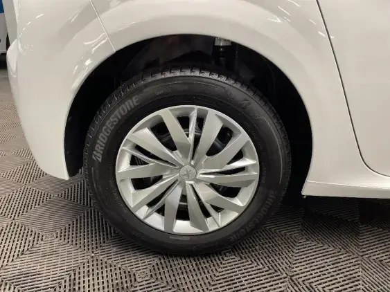 PEUGEOT 208 BUSINESS R II - voiture d'occasion - Photo 25